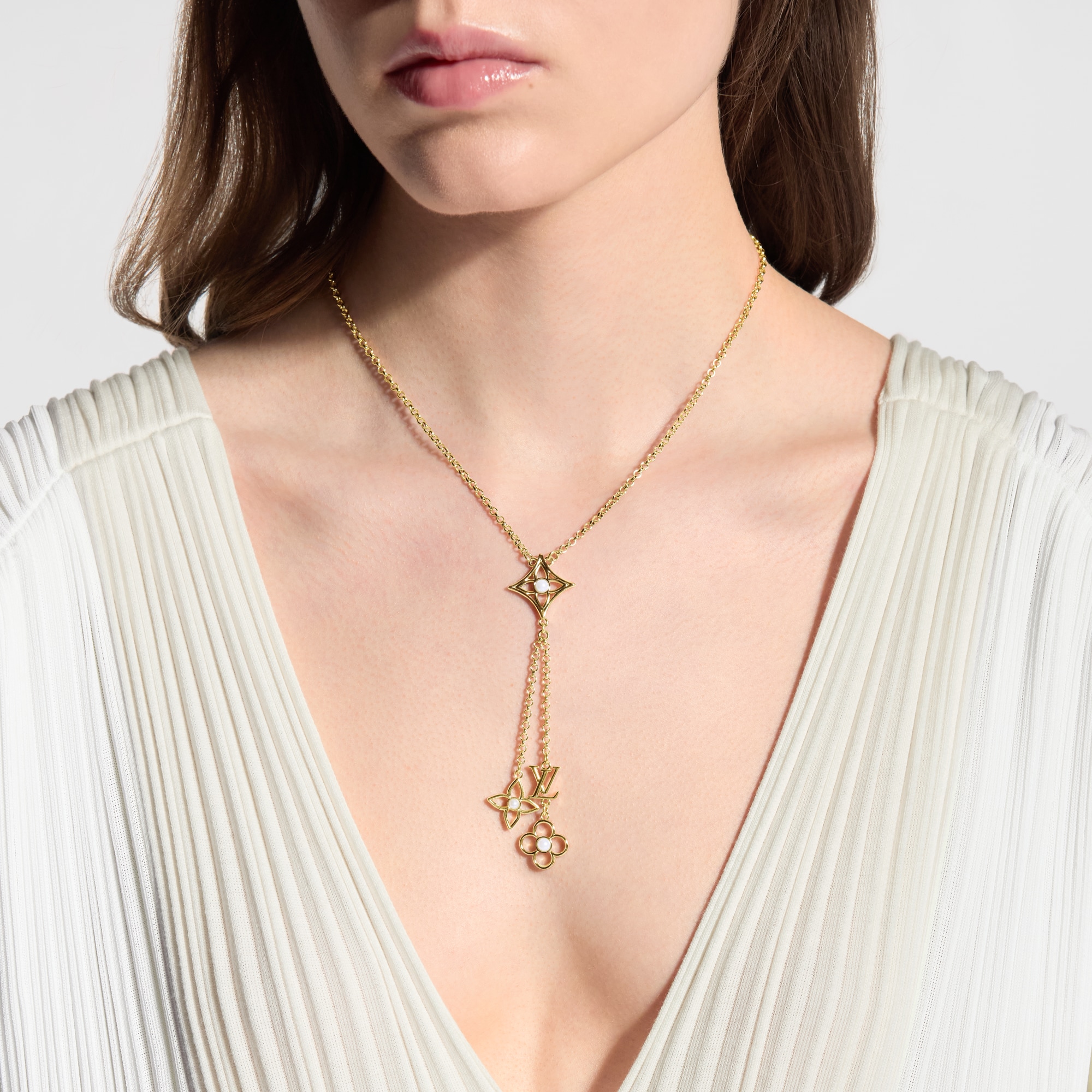 LV Pearly Flower Necklace S00 - Women - Fashion Jewelry | LOUIS